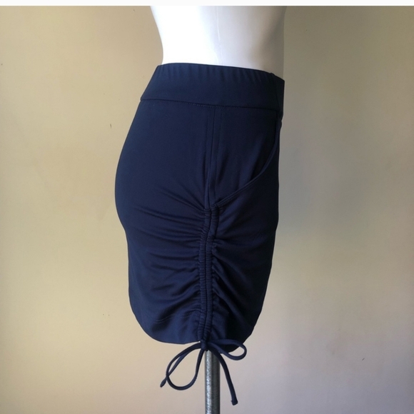 Sporty navy skort Knit Nicole Miller Side Ruched Ties Built In Panties EUC Sz L - Picture 2 of 6